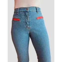 Women denim capri trousers blue red zip pockets front view | Women trousers | Buscarmoda