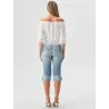 Pantalón capri vaquero mujer azul elástico vista espalda | Pantalones mujer | Buscarmoda