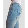 Pantalón capri vaquero mujer azul elástico vista lateral | Pantalones mujer | Buscarmoda