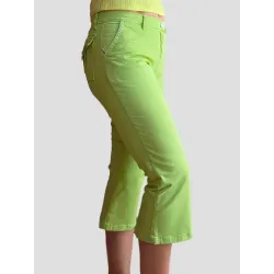 Lime Green Cropped Trousers front slant pocket detail | Cropped Trousers | Buscarmoda