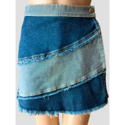 Falda pantalón vaquera cruzada vista frontal %separator% Faldas mini %separator% Buscarmoda