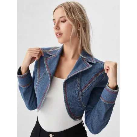 Short blue denim bolero fitted in stretch cotton, perfect for mid-season and casual urban outfits