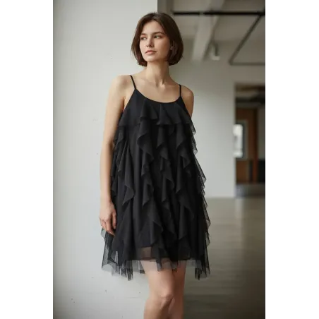 Vestido volantes gasa elástica en negro con tirantes finos y estilo romántico