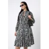 Vestido midi animal print manga larga blanco y negro con cuello mao
