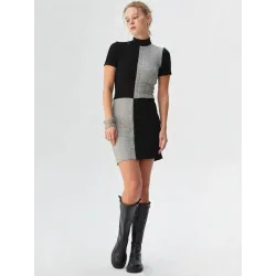 Vestido corto bicolor negro gris vista frontal ajustado | Vestidos cortos | Buscarmoda