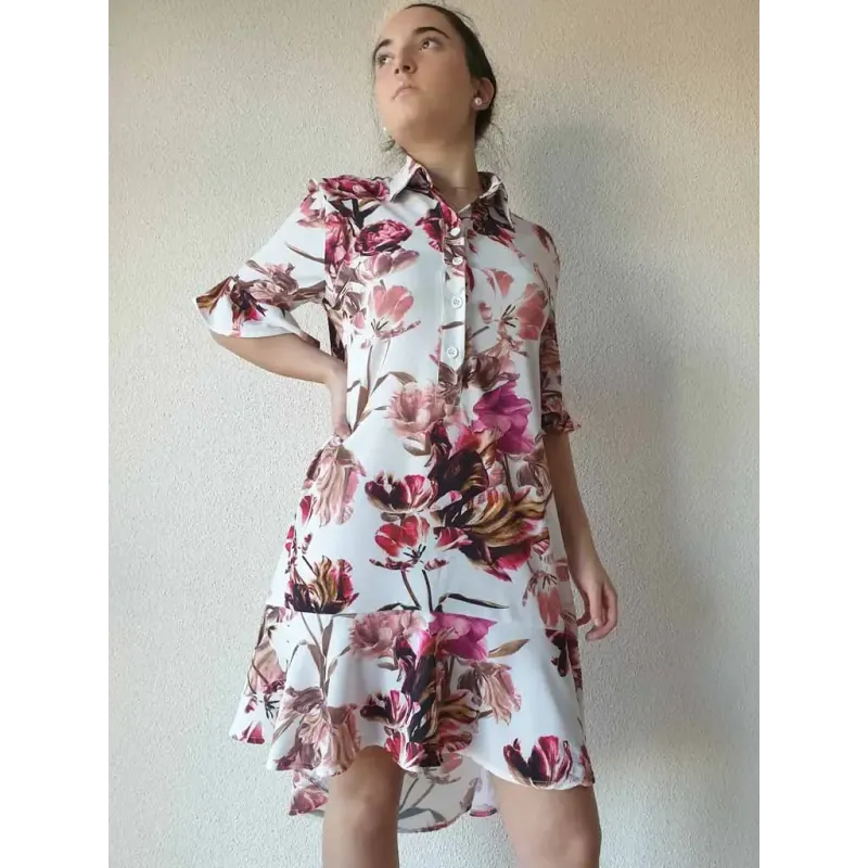vestido midi floral rosa con cuello camisero y mangas cortas