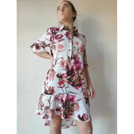 vestido midi floral rosa con cuello camisero y mangas cortas