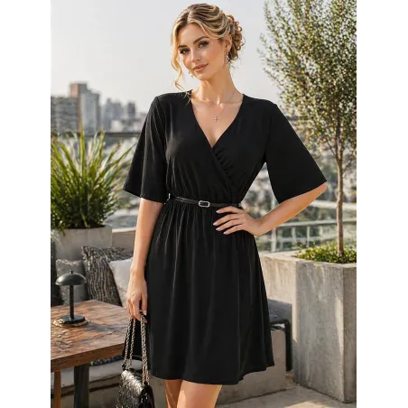 vestido negro escote pico elegante vista frontal manga tres cuartos mujer