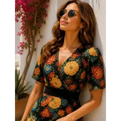 vestido floral negro mujer vista frontal corto ajustado escote cruzado  | Vestidos cortos | Buscarmoda