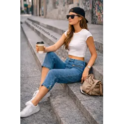 Blue cropped denim trousers high waist front view | Women trousers | Buscarmoda