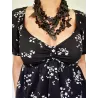 Black Floral Cropped Top close-up of sweetheart neckline with gathered centre | Tops | Buscarmoda
