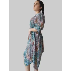 Vestido midi animal print asimétrico vista lateral | Vestidos midi | Buscarmoda