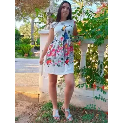 Vestido corto blanco estampado floral vista frontal | Vestidos cortos | Buscarmoda