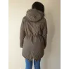 Parka caqui mujer invierno con capucha pelo espalda con tira ajustable | PARKAS | BUSCARMODA