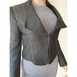 Chaqueta gris mujer forrada elegante con corte entallado y solapa amplia, abrigo sofisticado para oficina y eventos